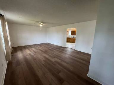 Main picture of 544 Coffee Ave