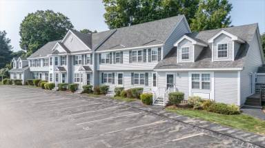 Main picture of 7 Merrimac Way