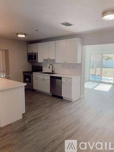 Main picture of 506 NE 3rd St