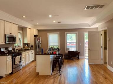 Main picture of 341 Gallivan Blvd