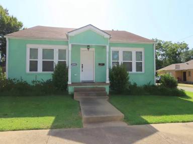 Main picture of 818 S Bois D Arc Ave