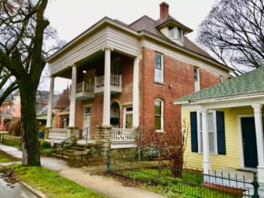 Main picture of 514 E 9th St