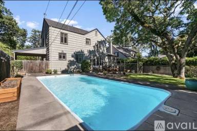 Main picture of 34 Glen Oak Ct