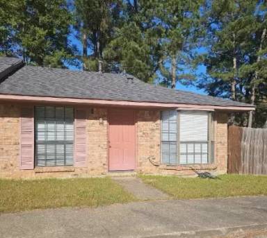 Main picture of 902 Fisher Ln