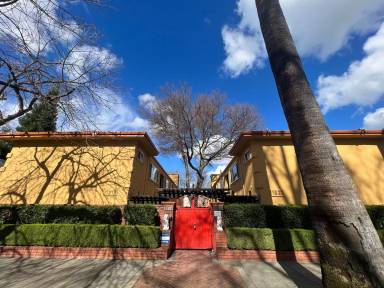 Main picture of 1821 G St
