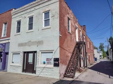 Main picture of 213 N Water St