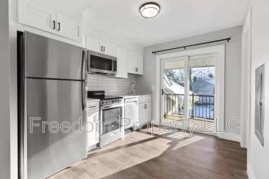 Main picture of 969 Hopmeadow St