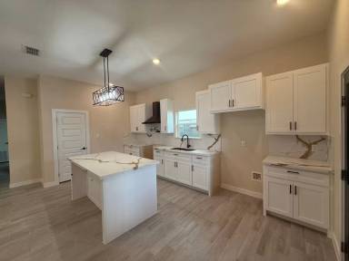 Main picture of 1711 Cordova Dr