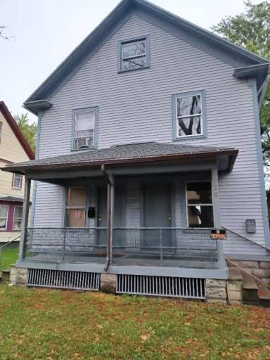 Main picture of 142 Bowman St