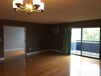Main picture of 25 Whites Ave
