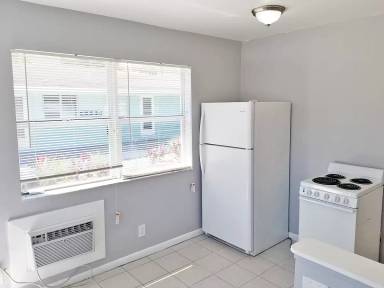 Main picture of 631 NE 8th Ave