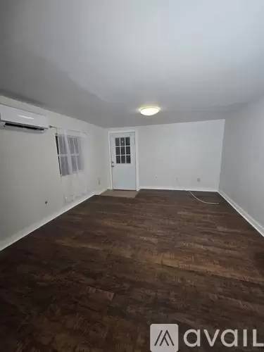 Main picture of 4001 W Marietta St