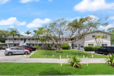 Main picture of 1041 SW 15th Ave