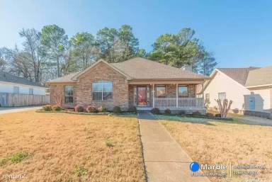 Main picture of 4 Wedgewood Creek Dr