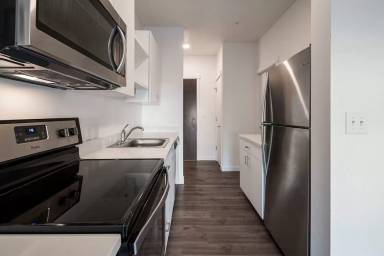 Main picture of 5401 SE Woodstock Blvd
