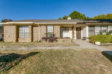 Main picture of 3009 Hilltop Dr
