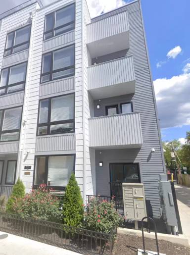 Main picture of 721 16th St NE