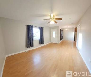 Main picture of 324 Oriole St