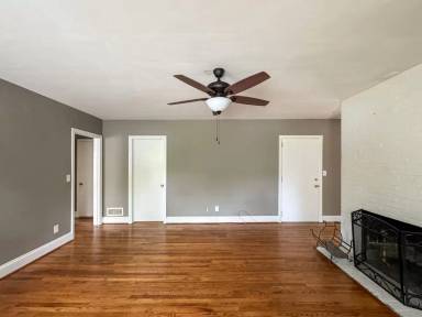 Main picture of 318 Fairwood Ct