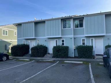 Main picture of 1225 N Oak Harbor St