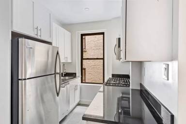 Main picture of 640 W 171st St