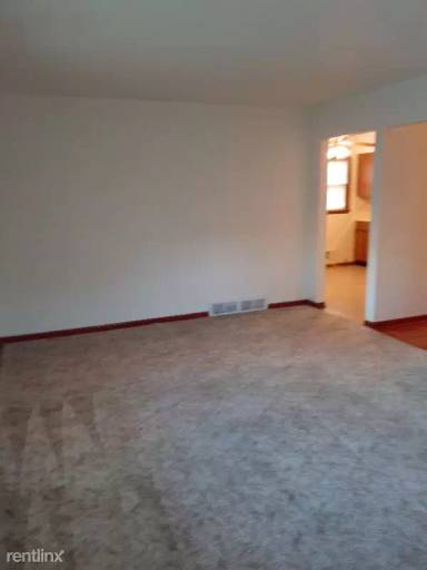 Main picture of 4447 N 68th St