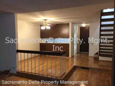 Main picture of 2221 Woodside Ln