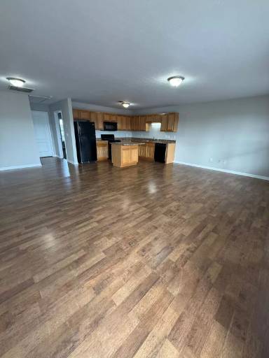 Main picture of 1535 New Highway 52 E