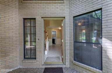 Main picture of 3519 Country Club Blvd