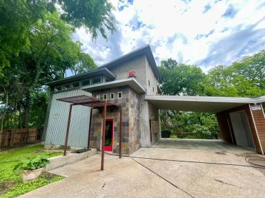 Main picture of 2607 Stacy Ln