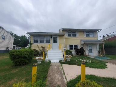 Main picture of 76 Briarcliff Dr