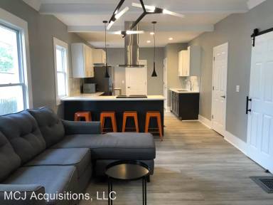 Main picture of 324 Mount Hope Ave