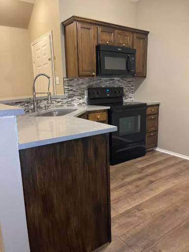 Main picture of 113-41 Lindas Creek Ln