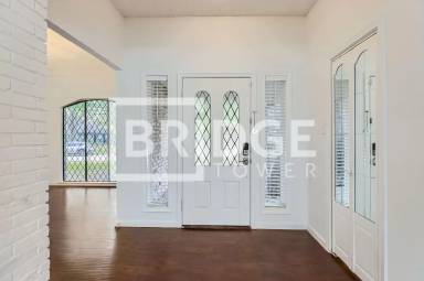 Main picture of 2908 Newport Cir