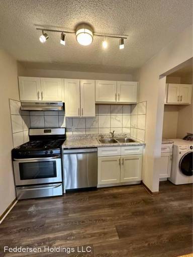 Main picture of 615 E 18th St