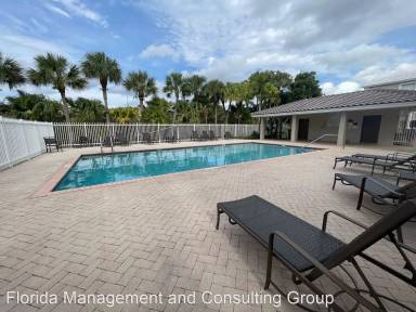 Main picture of 10519 NW 57th St