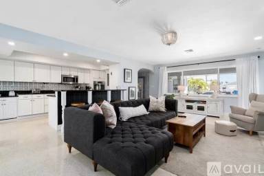 Main picture of 330 N Tessier Dr