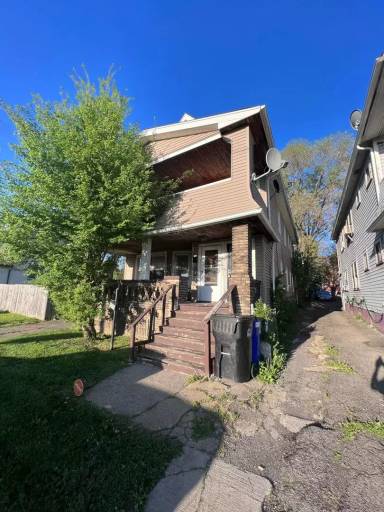 Main picture of 3471-73 E 117th St