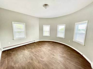 Main picture of 117 Eastern Ave