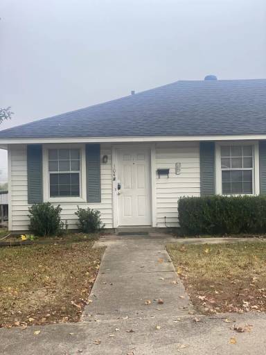 Main picture of 304 W Florida Ave