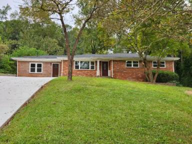 Main picture of 102 Douglas Dr SE