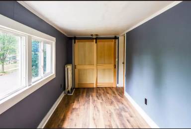 Main picture of 1001 Reaney Ave