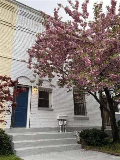Main picture of 1220 Half St SW