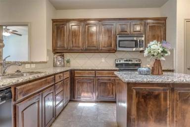 Main picture of 3128 Buckthorn Ln