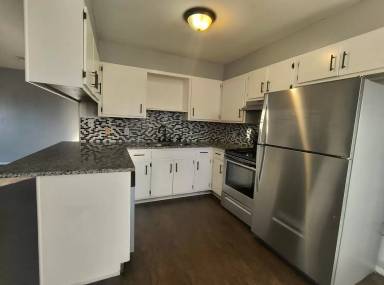 Main picture of 3705 Honeysuckle Ln