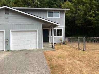 Main picture of 335 Ackerman Ave