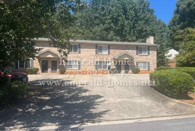 Main picture of 3011 Spruce Cir