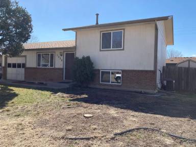 Main picture of 1028 Larch Dr