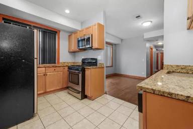 Main picture of 4538 W Jackson Blvd