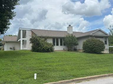 Main picture of 300 Dover Dr